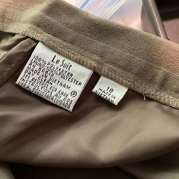 NWOT. LeSuit Brand Women’s Size 18 Lined Tan Striped Trousers - Picture 11 of 12